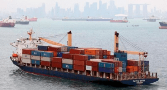2022年海运运价暴跌60%，有公司开始拆毁集装箱船了