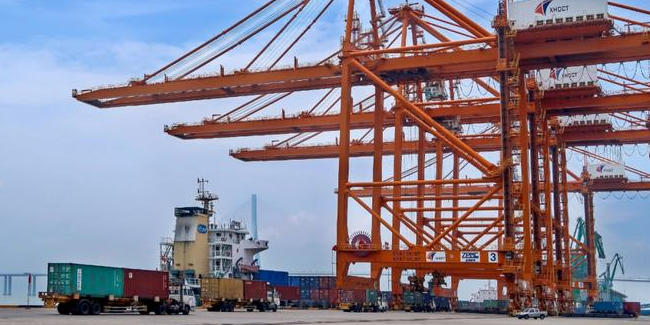 厦门港内贸集装箱班轮航线26条，业务同比增长26.3%